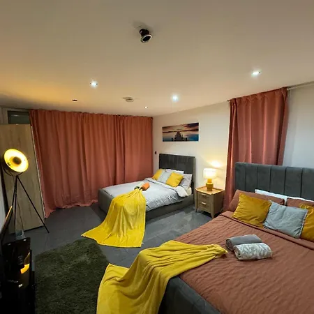 Spacious 2 Bedroom Flat In Tower Bridge! E1